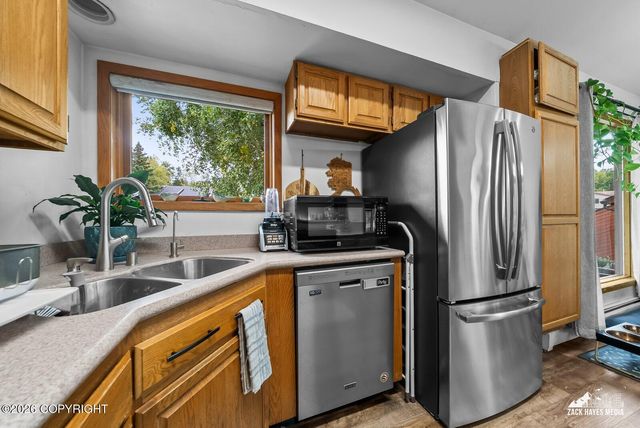 3084 Bettles Bay Loop, Anchorage, AK 99515