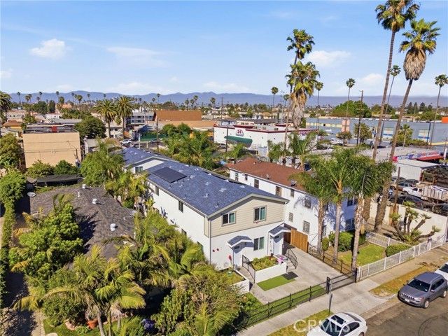 525 W 85th Street, Los Angeles, CA 90044