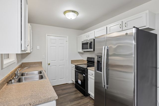 246 Senator Dr, Clarksville, TN 37042
