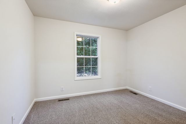 246 Senator Dr, Clarksville, TN 37042