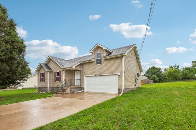 246 Senator Dr, Clarksville, TN 37042