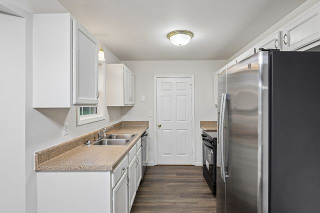 246 Senator Dr, Clarksville, TN 37042