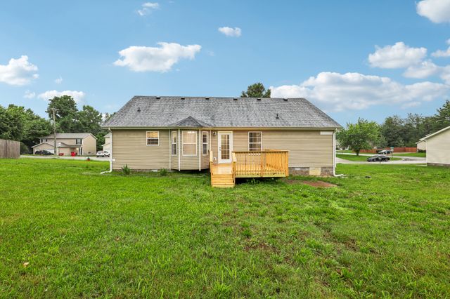 246 Senator Dr, Clarksville, TN 37042