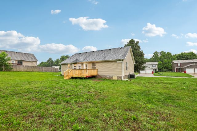 246 Senator Dr, Clarksville, TN 37042