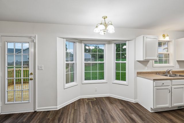 246 Senator Dr, Clarksville, TN 37042