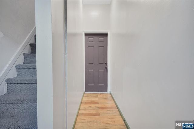 239 8th Street, Newark, NJ 07103