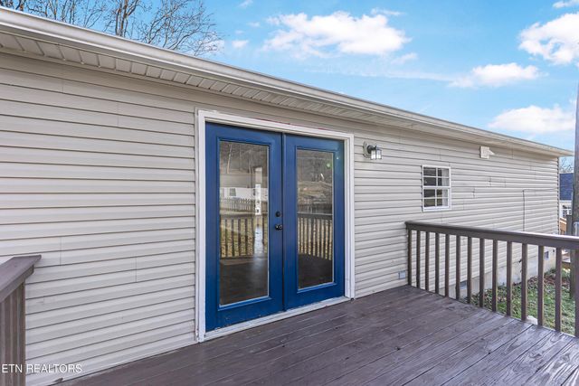 806 Reynolds Ave, Clinton, TN 37716