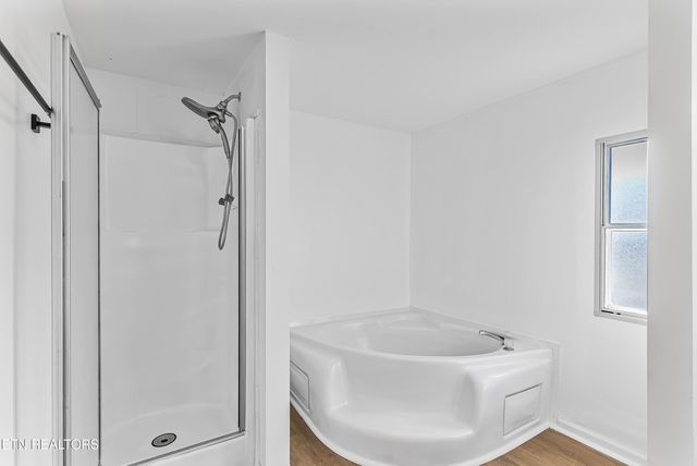 806 Reynolds Ave, Clinton, TN 37716