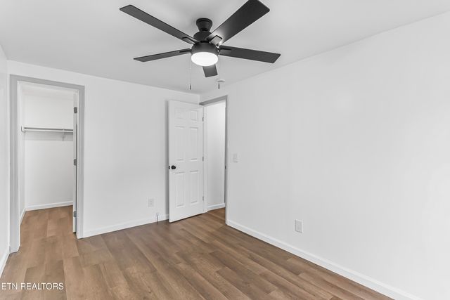 806 Reynolds Ave, Clinton, TN 37716