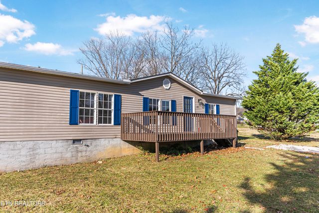 806 Reynolds Ave, Clinton, TN 37716