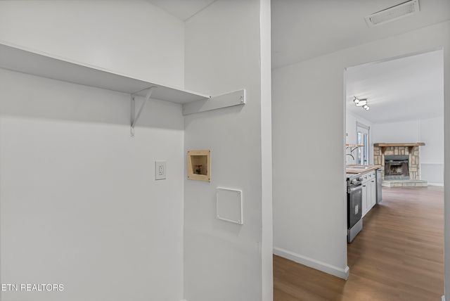 806 Reynolds Ave, Clinton, TN 37716