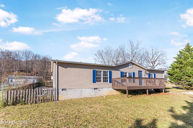 806 Reynolds Ave, Clinton, TN 37716