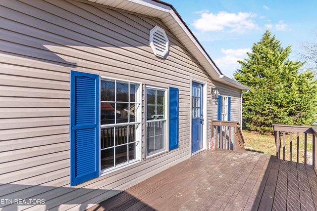 806 Reynolds Ave, Clinton, TN 37716