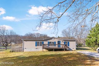 806 Reynolds Ave, Clinton, TN 37716
