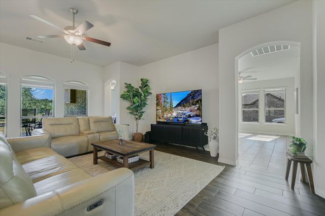1861 Nature View LOOP, Driftwood, TX 78619