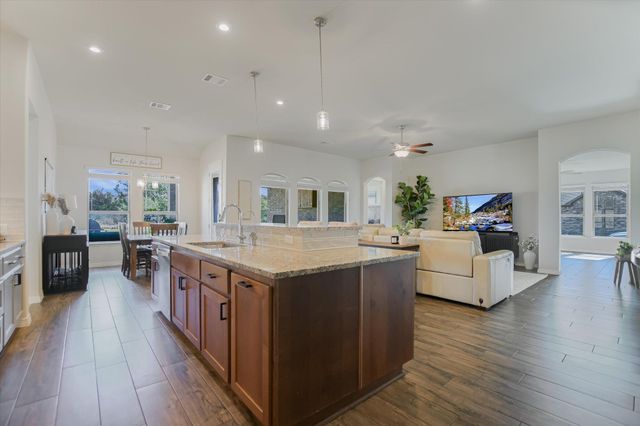 1861 Nature View LOOP, Driftwood, TX 78619