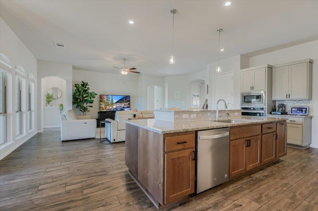 1861 Nature View LOOP, Driftwood, TX 78619