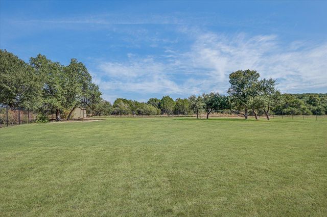 1861 Nature View LOOP, Driftwood, TX 78619