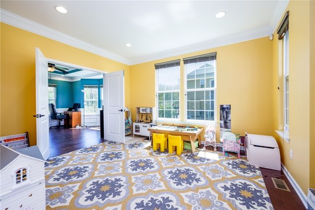19 Whitley Court, Pittsford, NY 14534