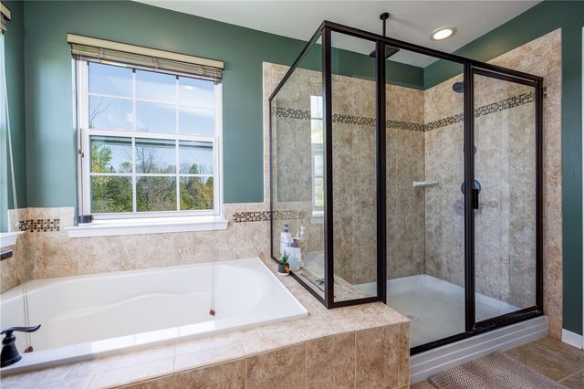 19 Whitley Court, Pittsford, NY 14534