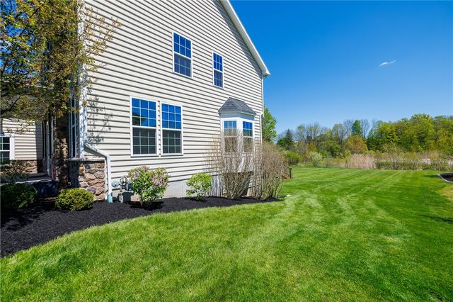 19 Whitley Court, Pittsford, NY 14534