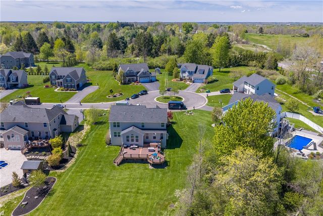 19 Whitley Court, Pittsford, NY 14534