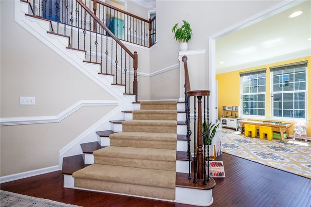 19 Whitley Court, Pittsford, NY 14534