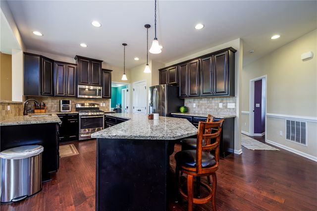 19 Whitley Court, Pittsford, NY 14534