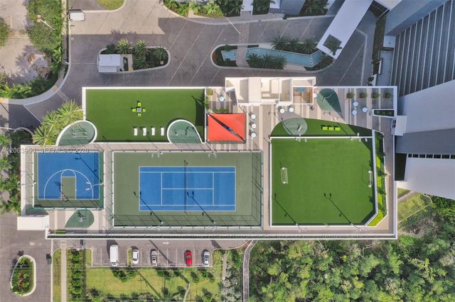 16385 Biscayne Boulevard 1601+2 Parkings, North Miami Beach, FL 33160