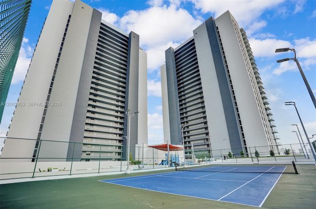 16385 Biscayne Boulevard 1601+2 Parkings, North Miami Beach, FL 33160