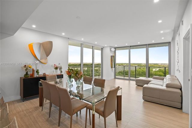 16385 Biscayne Boulevard 1601+2 Parkings, North Miami Beach, FL 33160