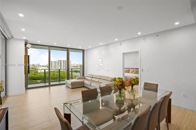 16385 Biscayne Boulevard 1601+2 Parkings, North Miami Beach, FL 33160