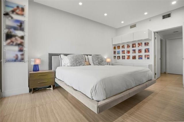 16385 Biscayne Boulevard 1601+2 Parkings, North Miami Beach, FL 33160