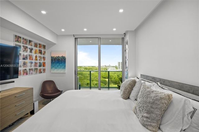 16385 Biscayne Boulevard 1601+2 Parkings, North Miami Beach, FL 33160