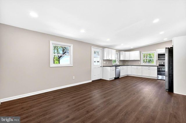 447 N JENNERSVILLE RD, Cochranville, PA 19330