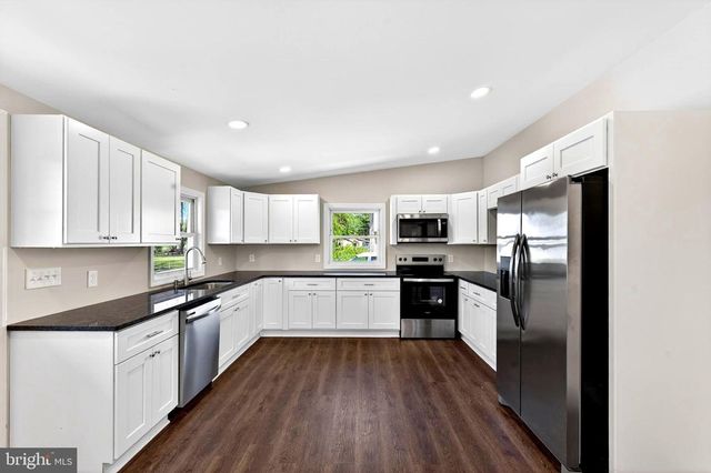 447 N JENNERSVILLE RD, Cochranville, PA 19330