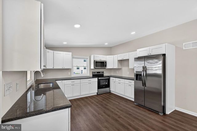 447 N JENNERSVILLE RD, Cochranville, PA 19330
