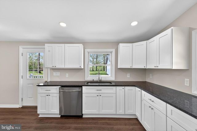 447 N JENNERSVILLE RD, Cochranville, PA 19330