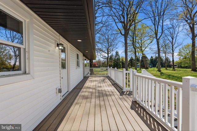 447 N JENNERSVILLE RD, Cochranville, PA 19330