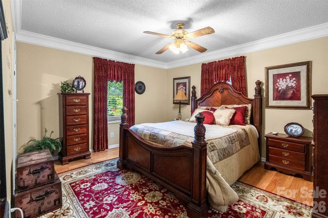 116 Live Oak Avenue, Belmont, NC 28012