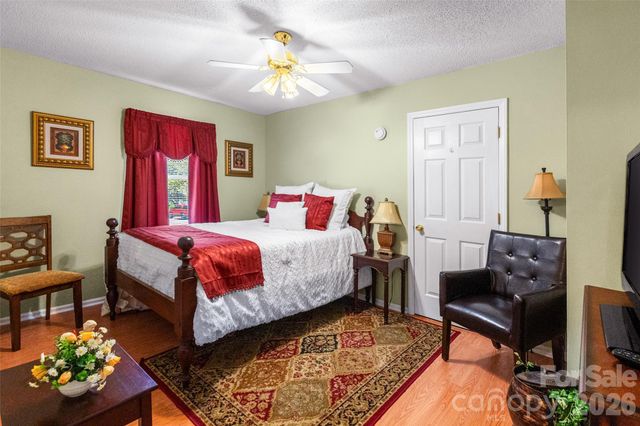 116 Live Oak Avenue, Belmont, NC 28012