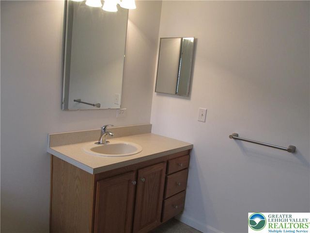 891 Biltmore Avenue, Forks Twp, PA 18040