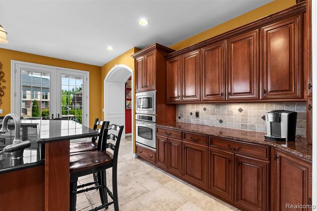 56074 Lario Court, Macomb, MI 48042
