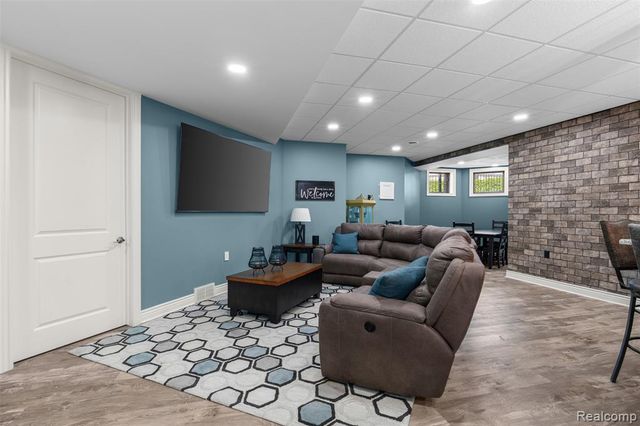 56074 Lario Court, Macomb, MI 48042