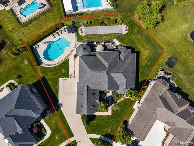 56074 Lario Court, Macomb, MI 48042