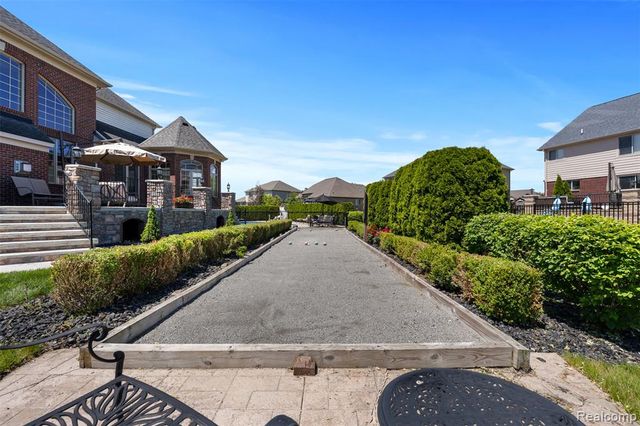 56074 Lario Court, Macomb, MI 48042
