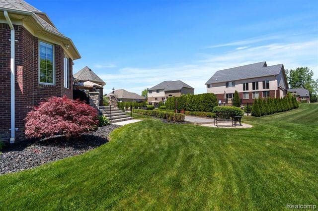 56074 Lario Court, Macomb, MI 48042