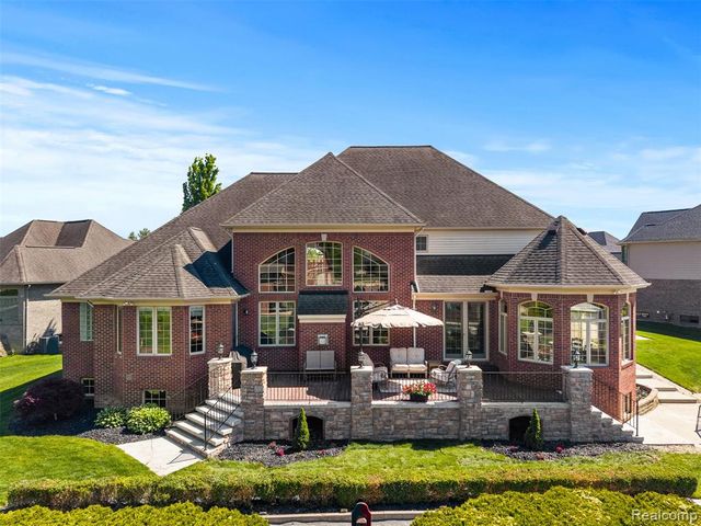56074 Lario Court, Macomb, MI 48042