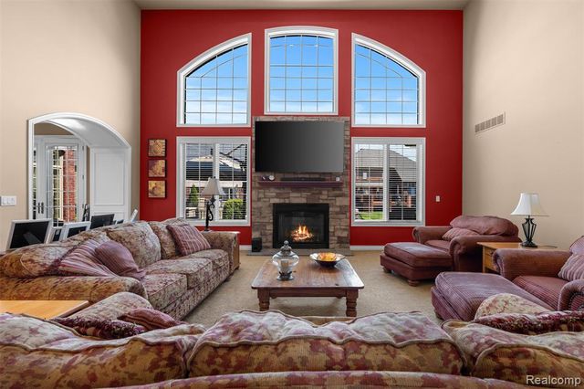 56074 Lario Court, Macomb, MI 48042