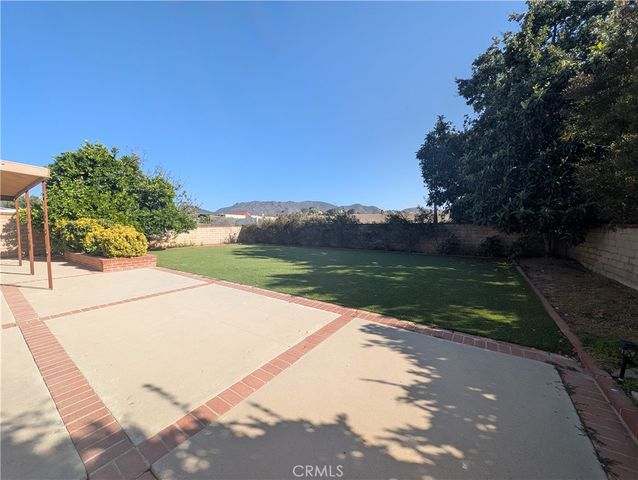 30516 Sandtrap Drive, Agoura Hills, CA 91301